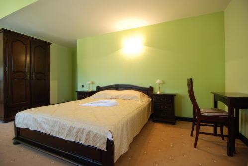 Grand Hotel Perla Ciucasului Tarlungeni ภายนอก รูปภาพ