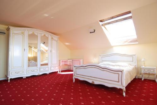Grand Hotel Perla Ciucasului Tarlungeni ภายนอก รูปภาพ